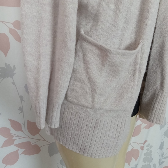 Old Navy loose open cardigan w/pockets size Medium - Picture 2 of 6